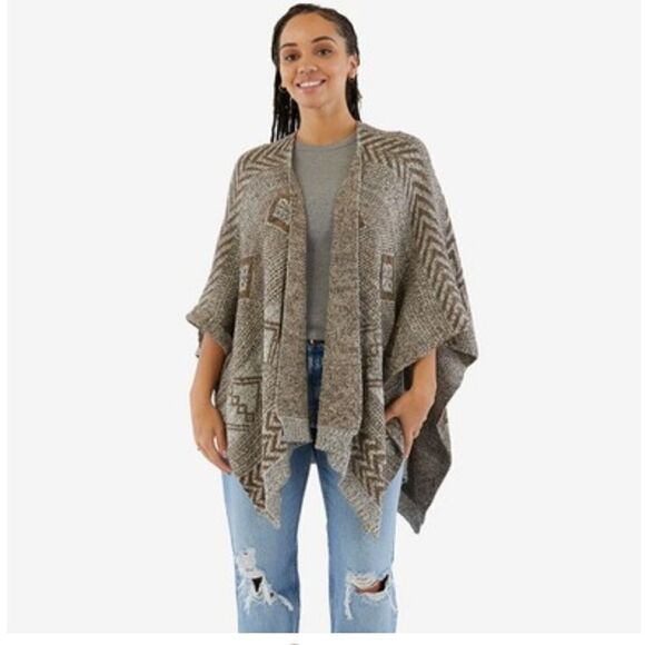 The Jetset Diaries Tan & Gray Abstract Pattern Knit Poncho Plus Size - Picture 2 of 4